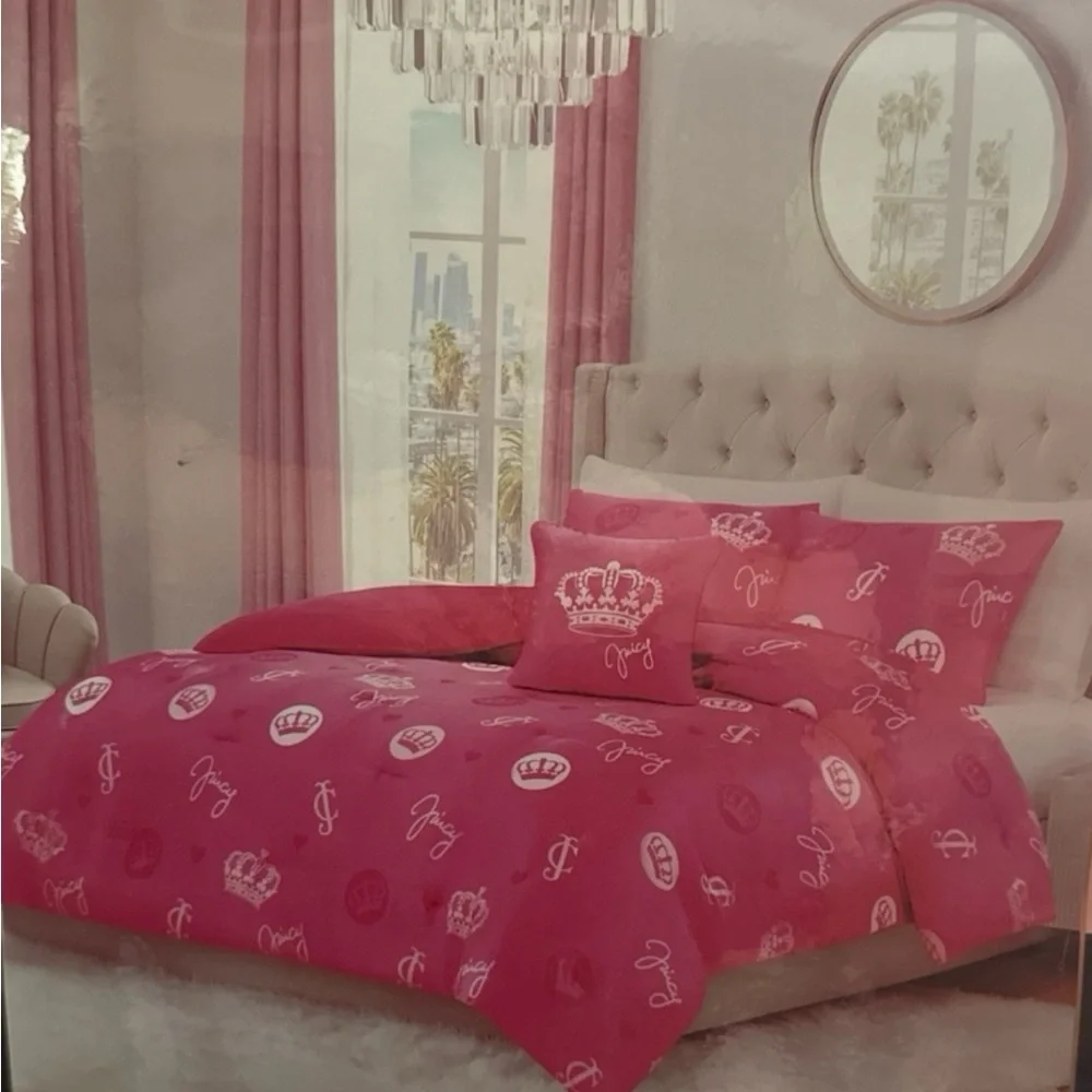 JUICY COUTURE 4 PIECE BED QUEEN SATIN COMFORTER SET